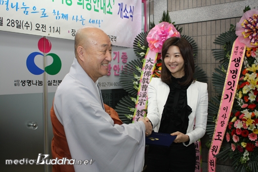 �ۼ��� ���� �̻��� �ϸ齺�����κ��� ȫ����� �������� �ް� �ִ�.