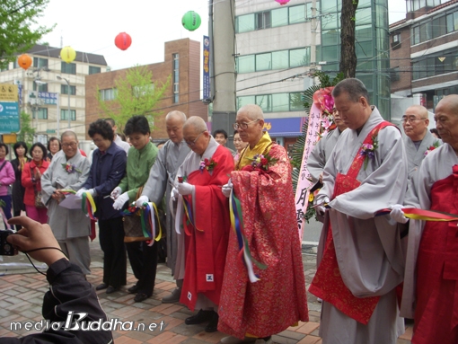 �°��� �°��� ������������ 6�� ��񵿿��� �����ϰ� ����ƴ�. 